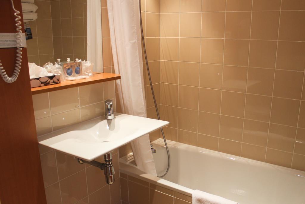 Kyriad Rennes Nord Hotel מראה חיצוני תמונה